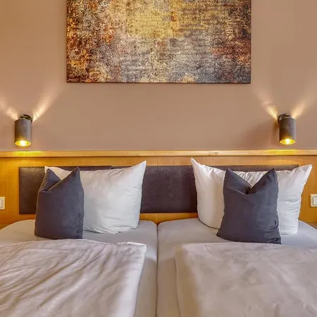 Kurpension Freudenstein Hotel *